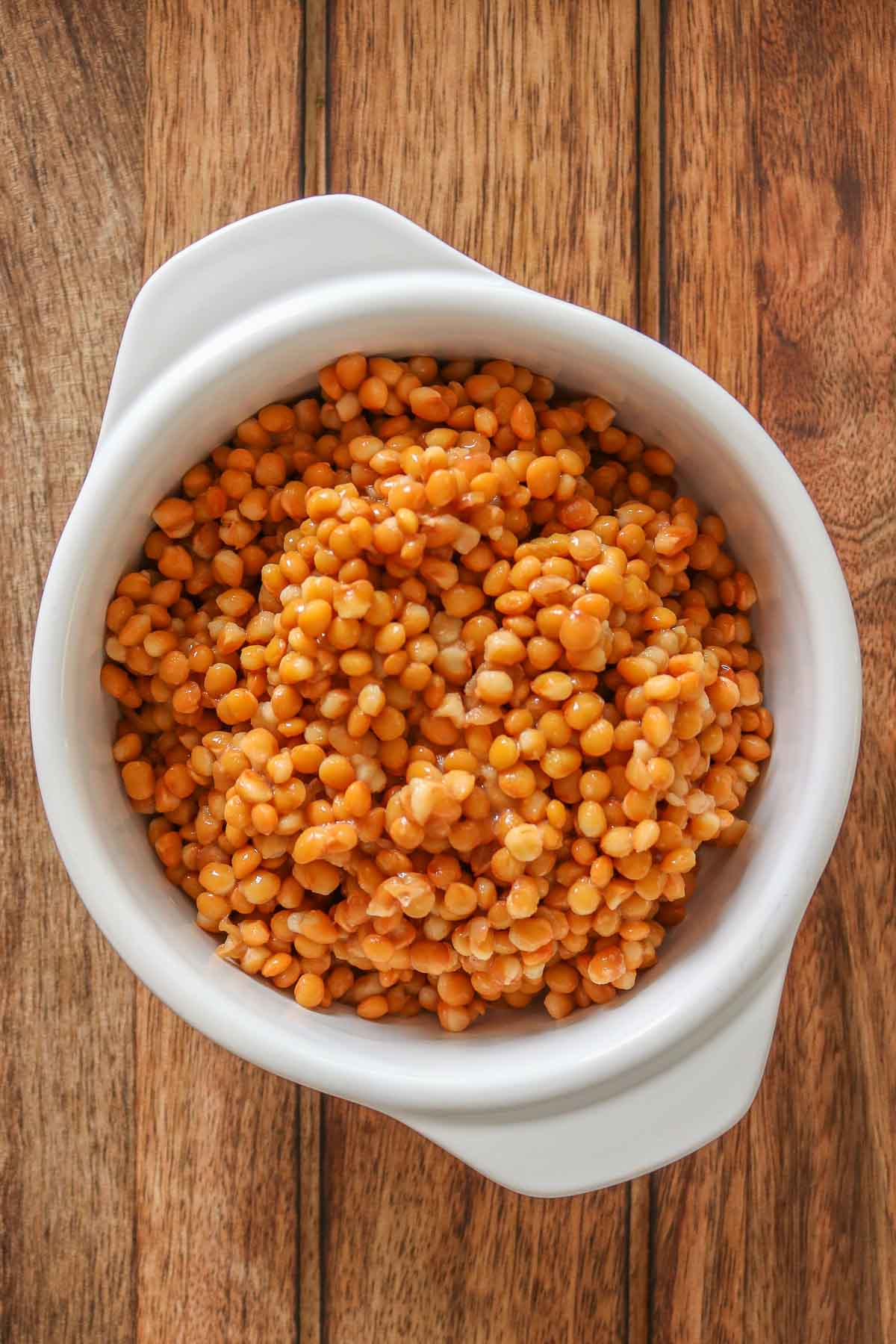 Canned lentils in a bowl.